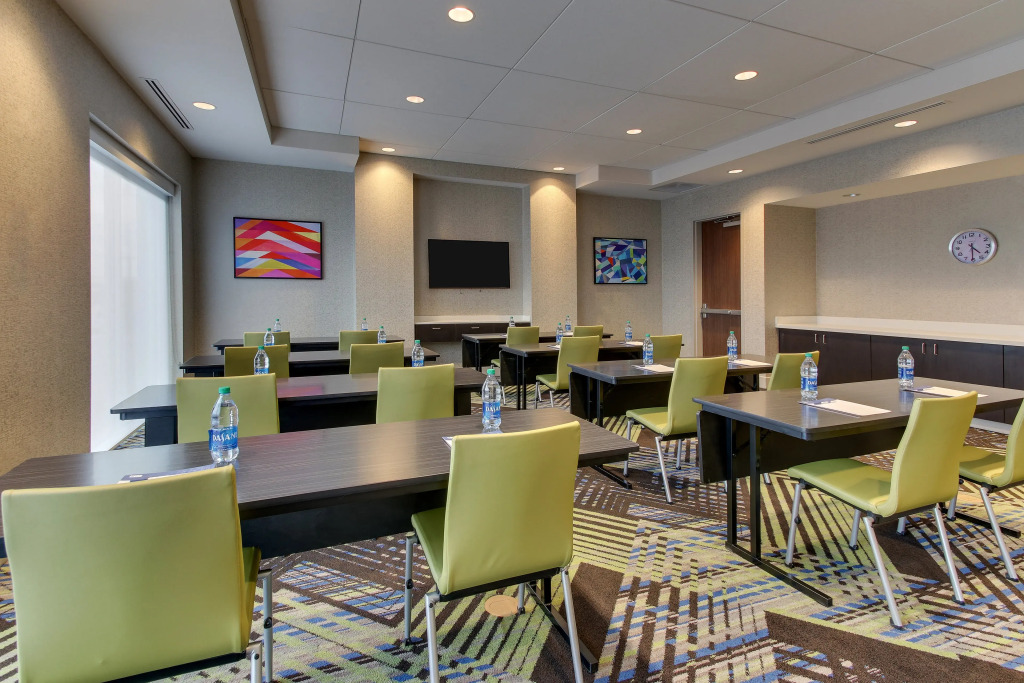Holiday Inn Express & Suites - Nashville MetroCenter Downtown by IHG