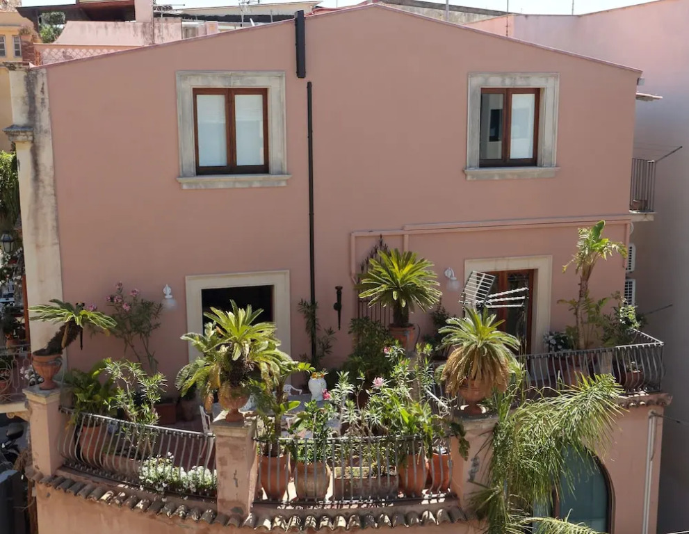 Taormina piazza duomo