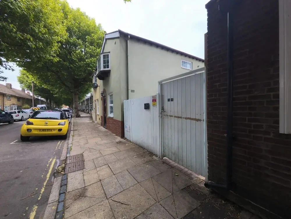 Casa Botique - Close To Gunwharf