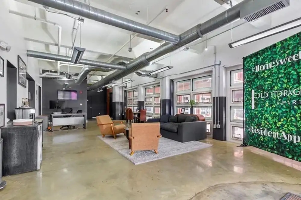 Cold Storage by Stylish Stays