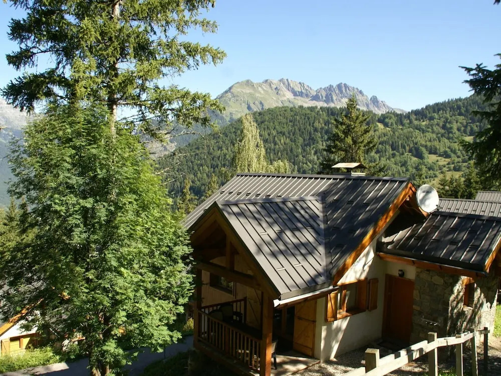 Mountain Chalet, hidden among the trees, with stunning views over lake
