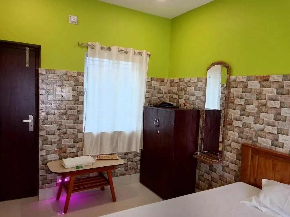 Resort Neel Nirjan !! Best Family Couple friendly family Resort