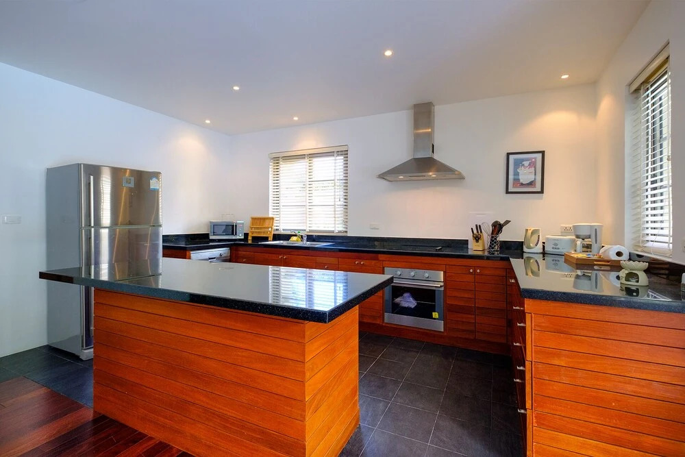 Luxe 2br Pool Villa walk to Bangtao Beach