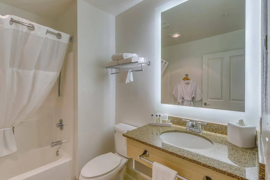 Marshall Suites Bainbridge Island, SureStay Collection by BW