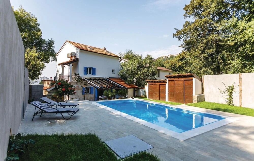 Awesome Home In Omisalj