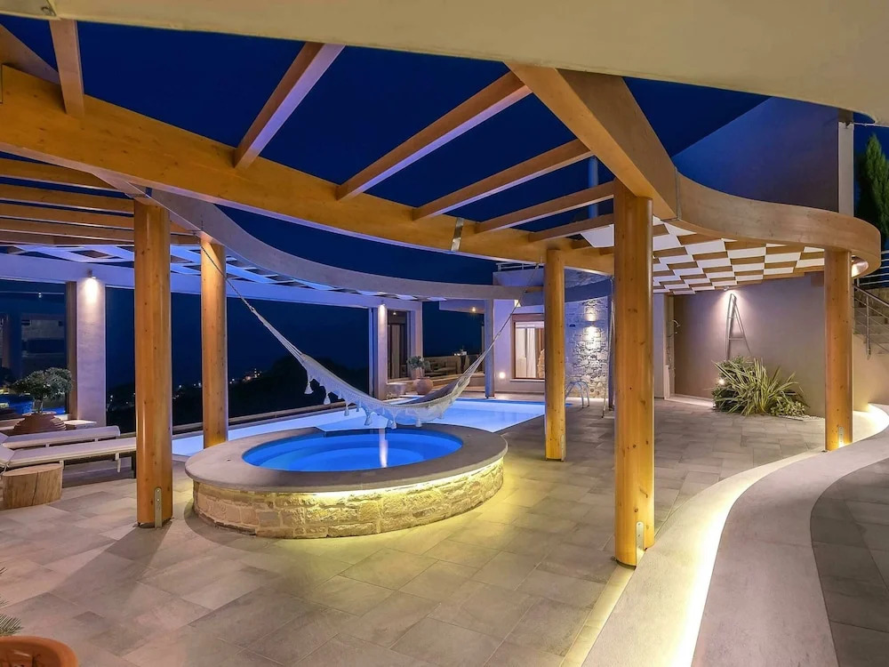 Villa in Agia Pelagia With Pool & Sea Views