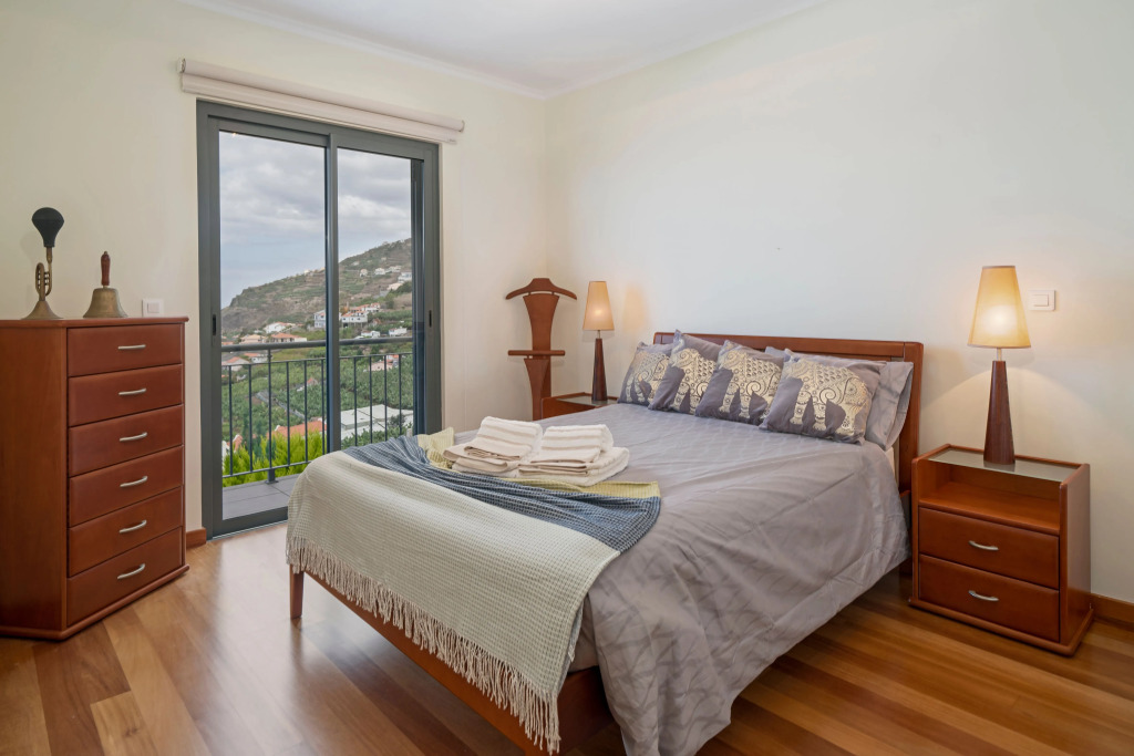 Great 3 bedroom villa with garden in Calheta, stunning views | Casa Amaro Sol