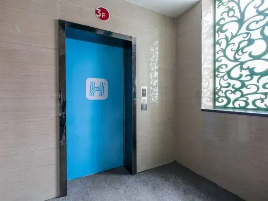 Hello Hotel
