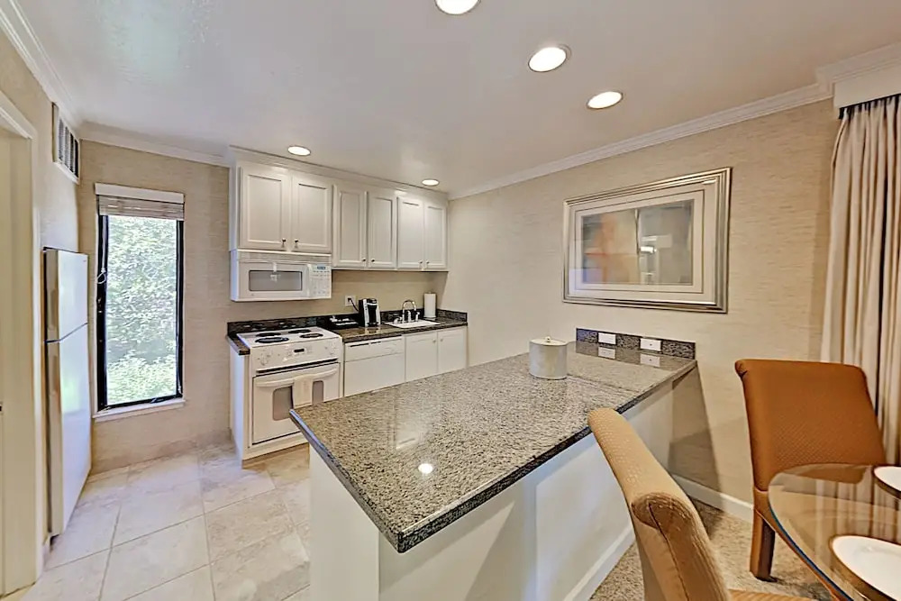 Silv496p 1 Bedroom Condo
