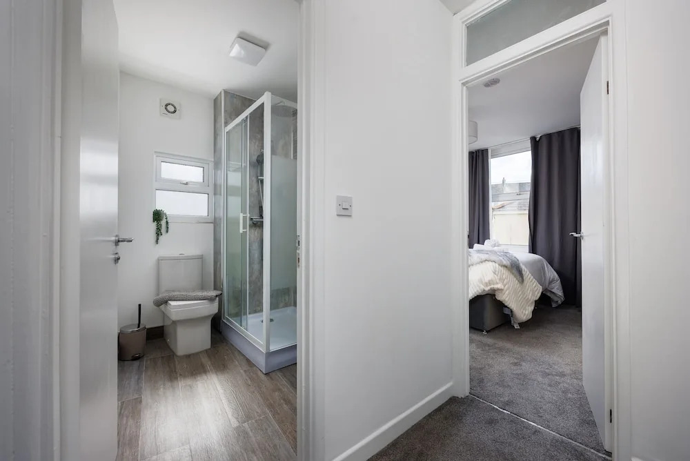 Luxurious 4 Bed House - Sleeps 8
