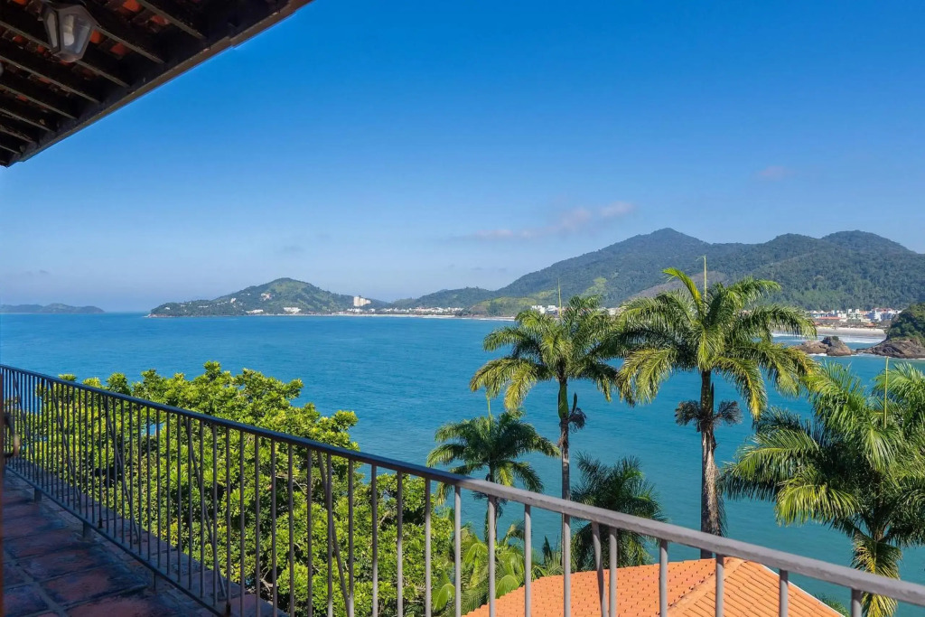 Casa luxuosa com 9 quartos e vista pro mar em Ubatuba, até 25 pessoas