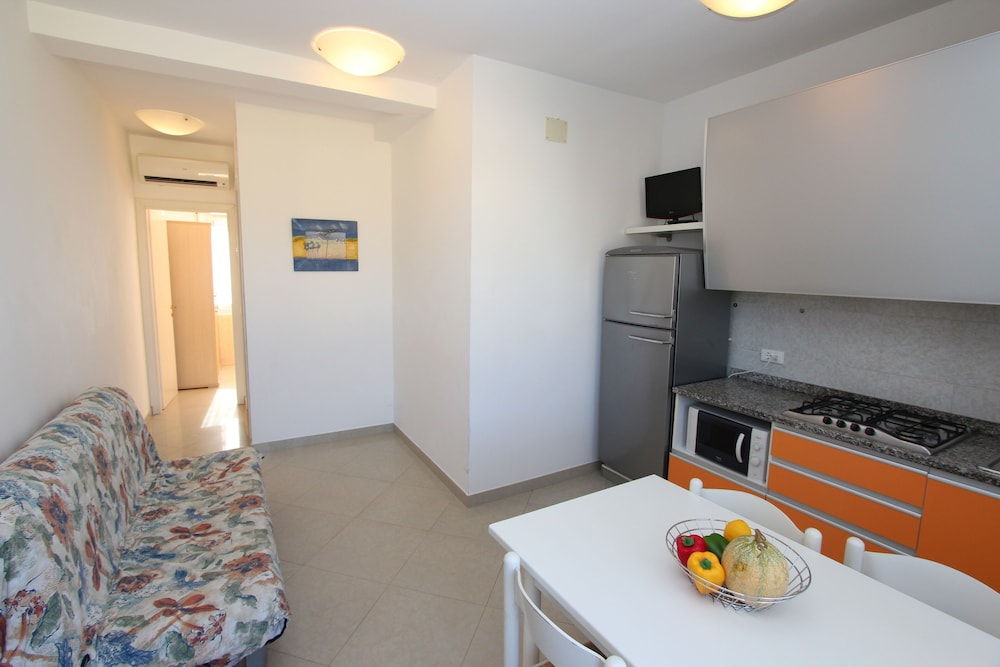 Flat a few Steps From the Beach