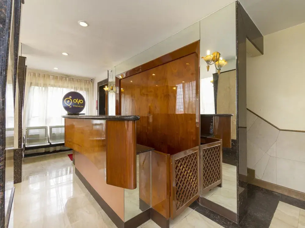 OYO 16033 Hotel Cartier Biznotel