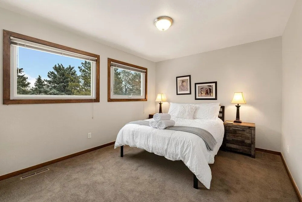 Peaceful Retro Retreat w/Stunning Lake Views!!