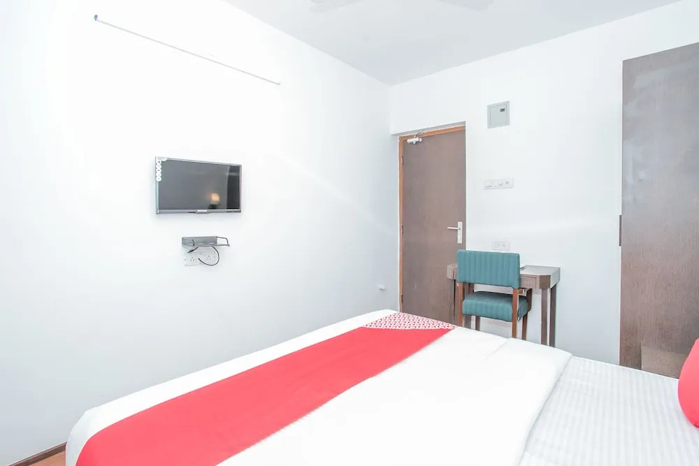 OYO 12525 Aditya Inn