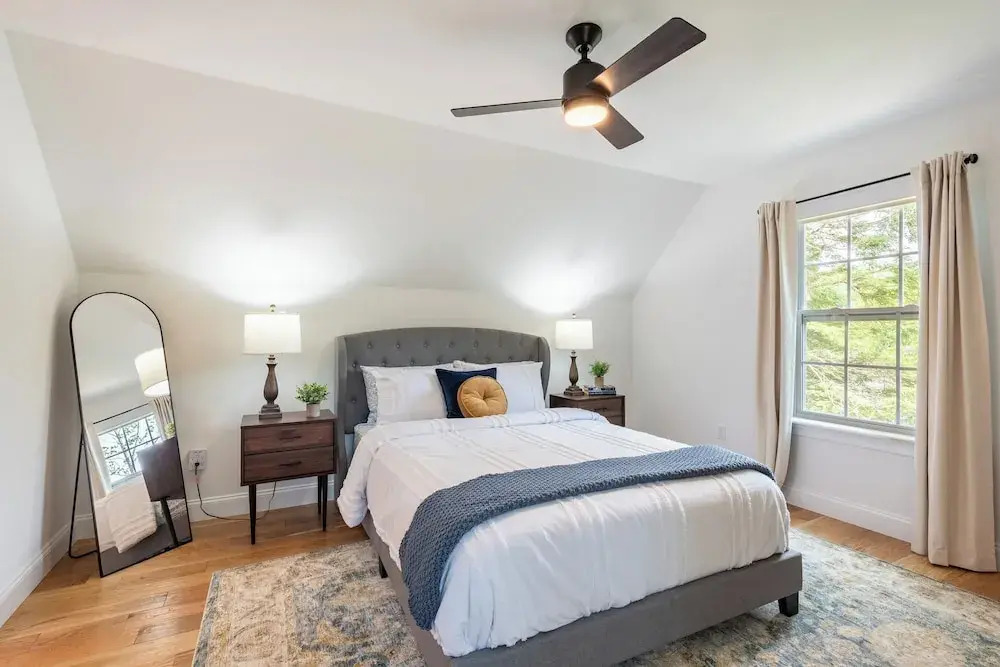 Luxuriously Lakeside by AvantStay | Lakefront Retreat