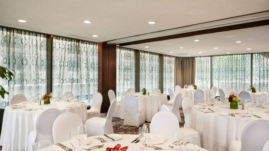 Montreal Marriott Chateau Champlain