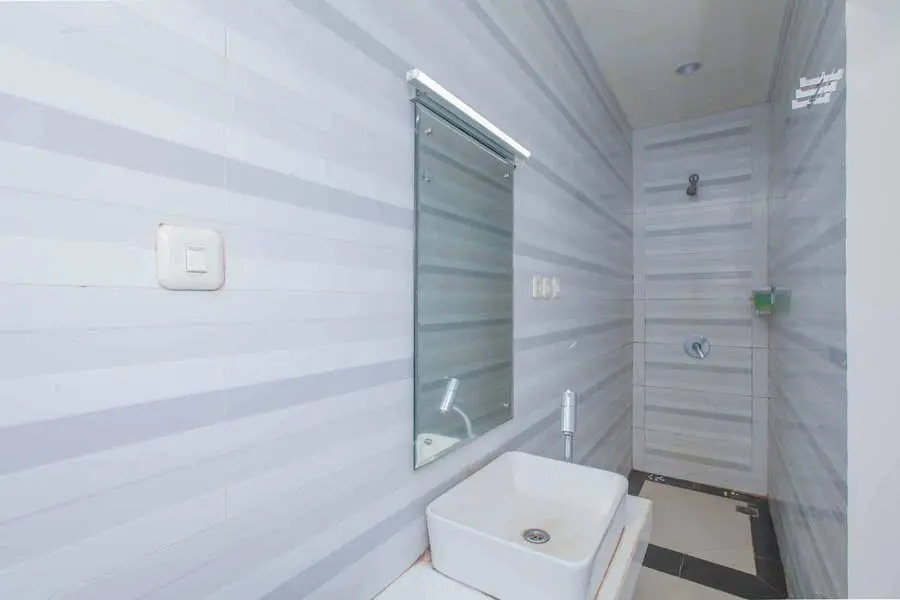 RedDoorz near Paris Van Java Mall 2