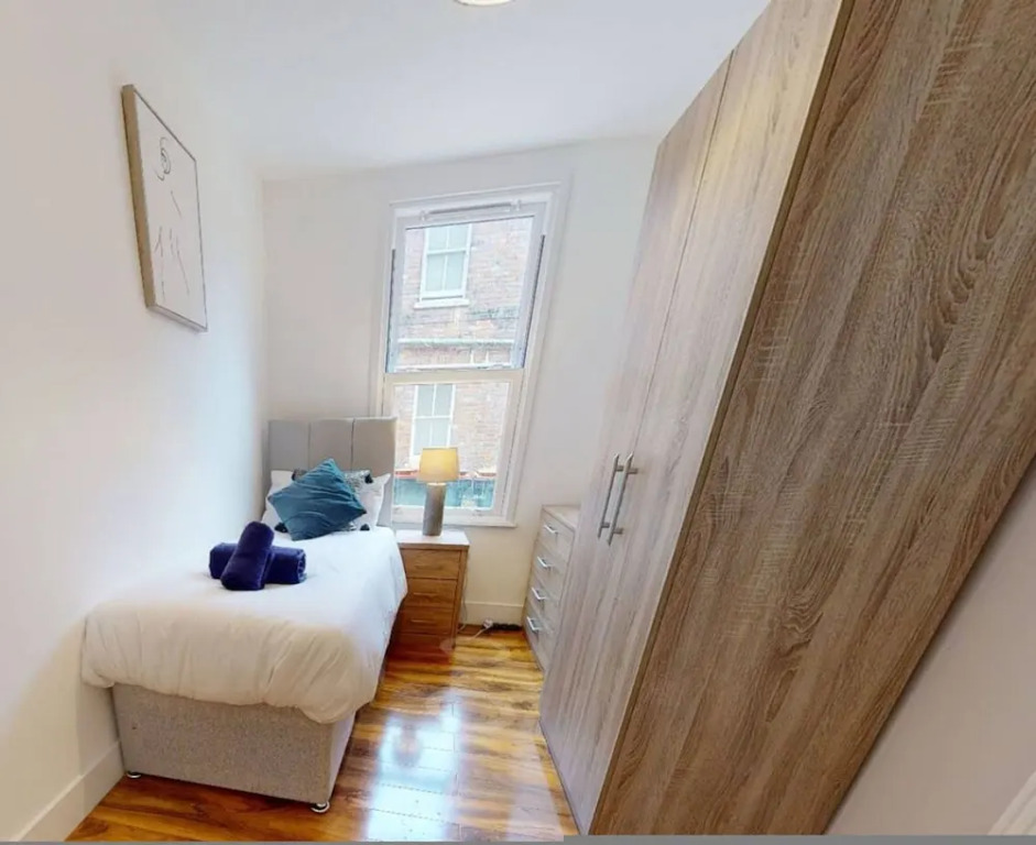 De Pary 2 Modern Bedford Apartment- Near Town Centre
