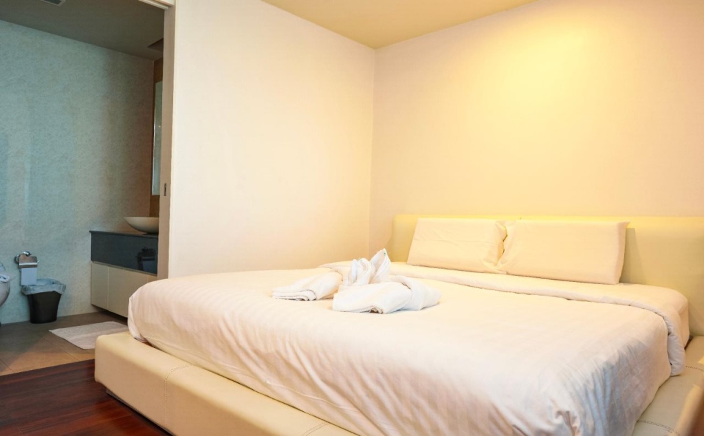 CAPITAL O890 The Royal Bay View Villas