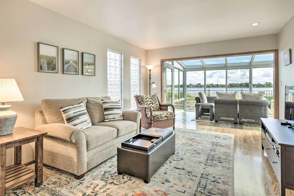 Ideally Located San Francisco Bay Home w/ Sunroom!