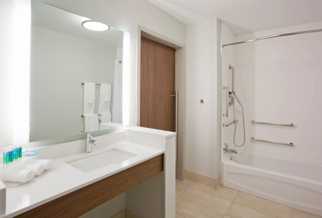 Holiday Inn Express and Suites Des Moines Downtown by IHG