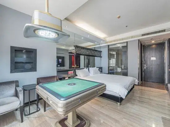 Crystal Spade Hotel