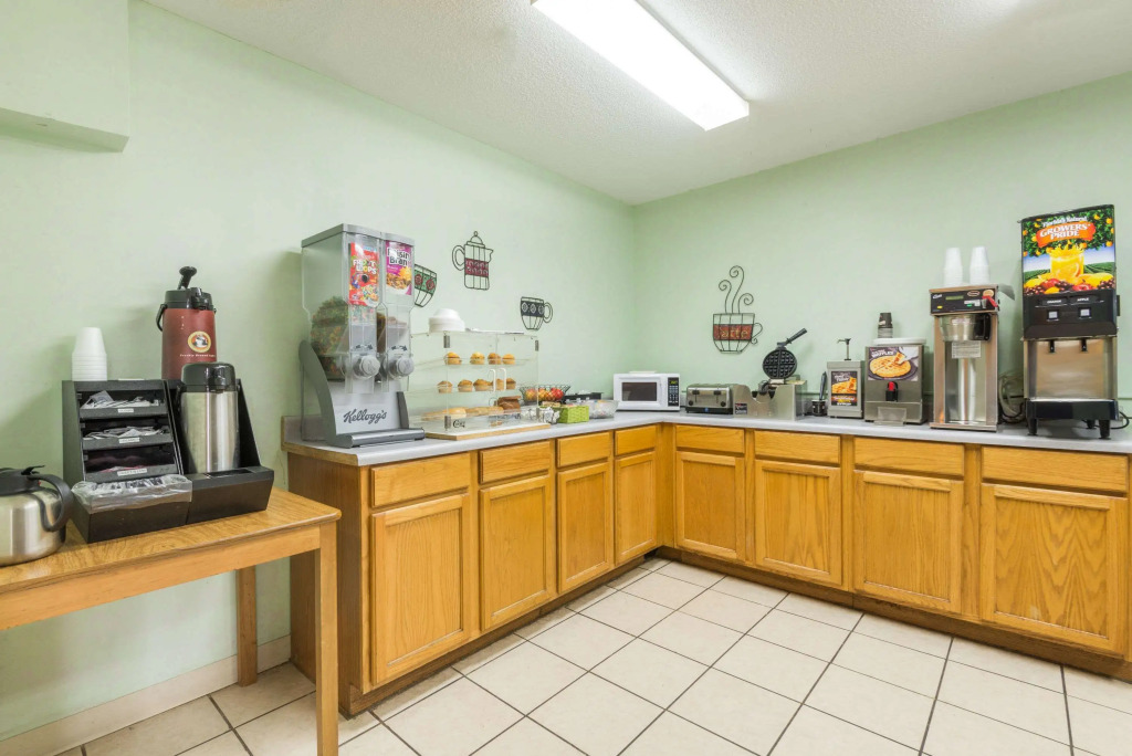 Microtel Inn & Suites by Wyndham Riverside