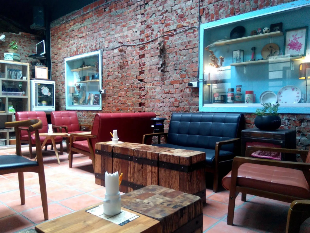 8mm Cafe Hostel