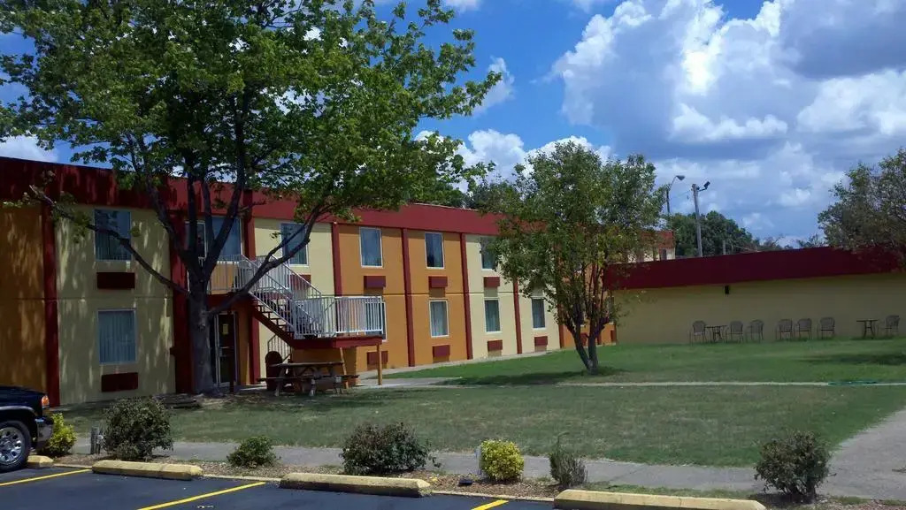 Country Garden & Suites