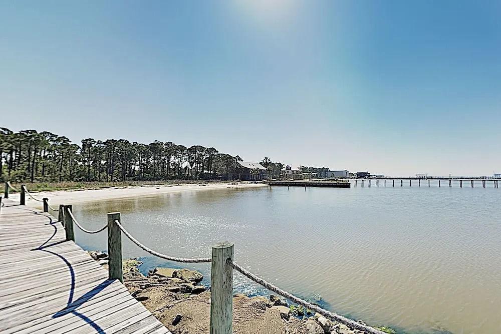 Journey's End On Mobile Bay, Steps To Pool & Beach 4 Bedroom Home