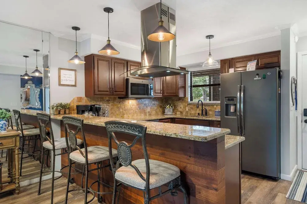 Blue Royale Retreat - Condo for 6