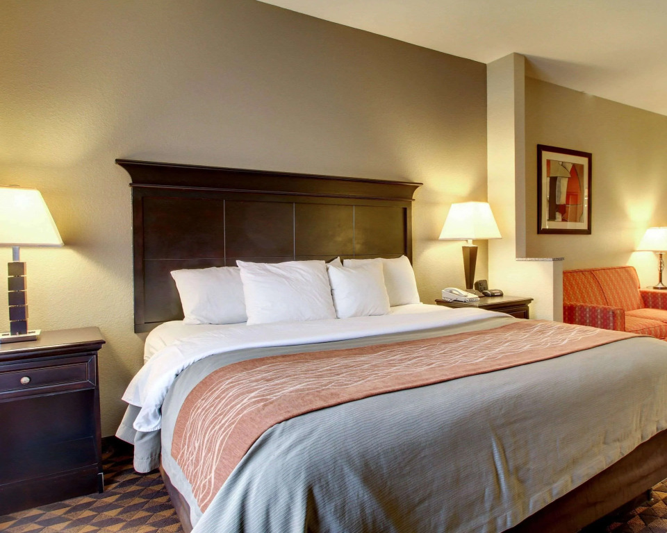 Comfort Inn & Suites Clinton - Jackson West