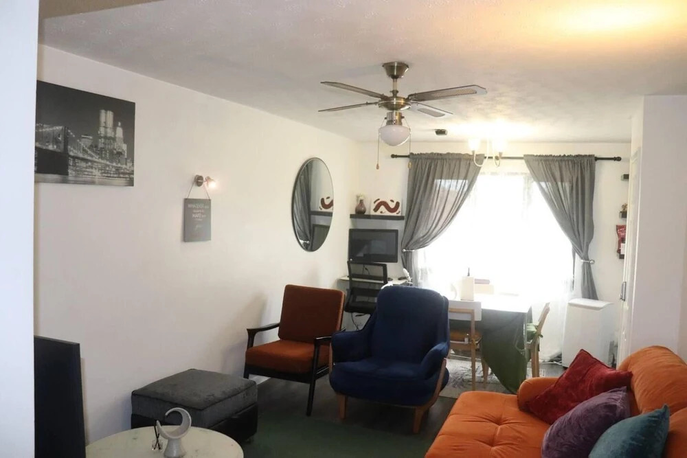 Immaculate 2-bed Apartment in Dagenham