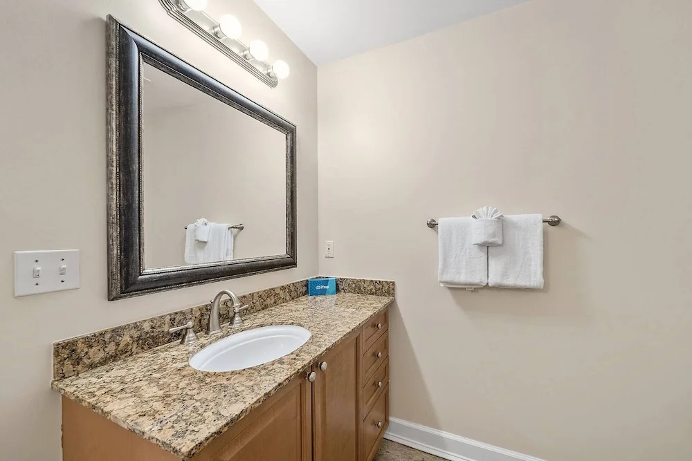 Reflections at Bay Point Unit 404