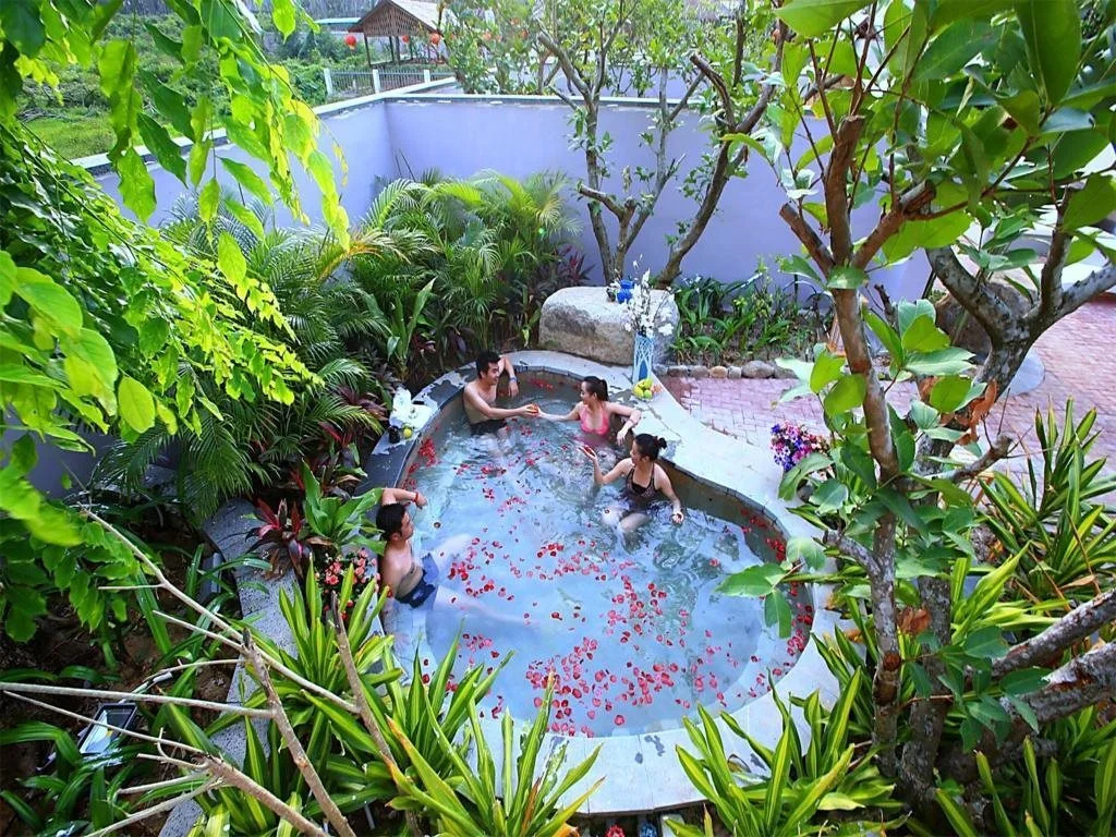 Sanya Little Fish Hot Spring Hotel