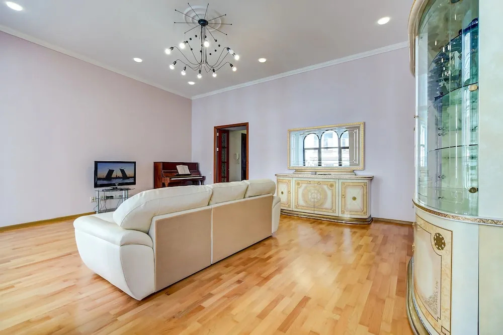 FlatStar on Nevsky 103