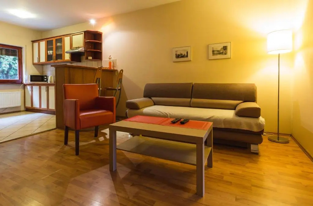 Aparthouse