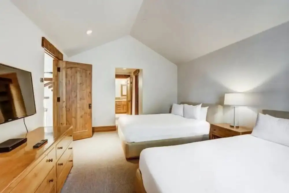 5 Bedroom Luxury Townhome In Lionshead Village