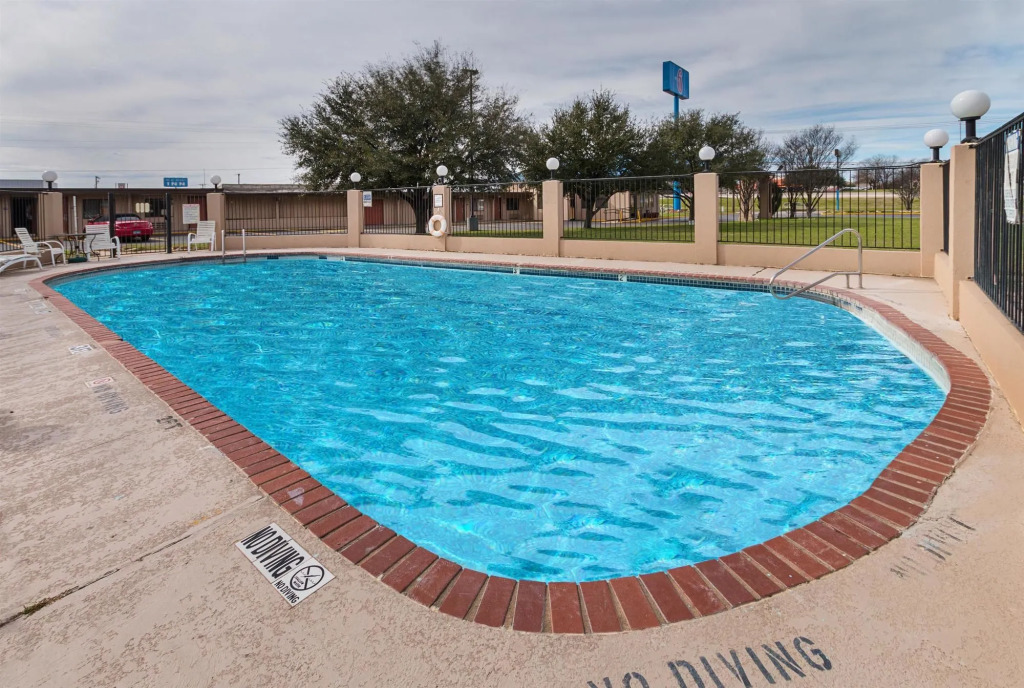 Motel 6 Waco, TX