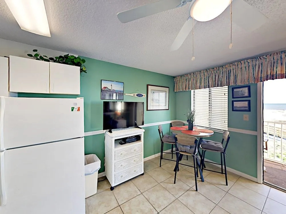 400 Plantation Condo Unit 2505 - 1 Br condo by RedAwning