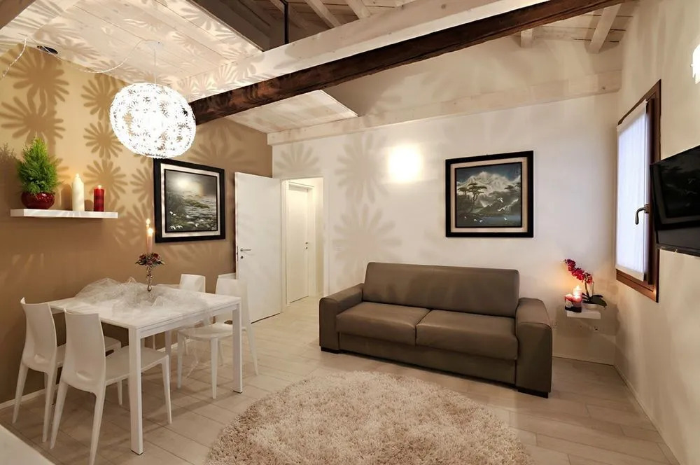 Lovely Canal View Apartment