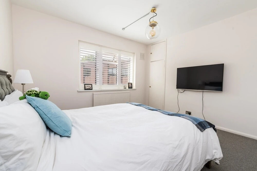 NEW 3BD Flat in the Heart of Richmond Town Centre