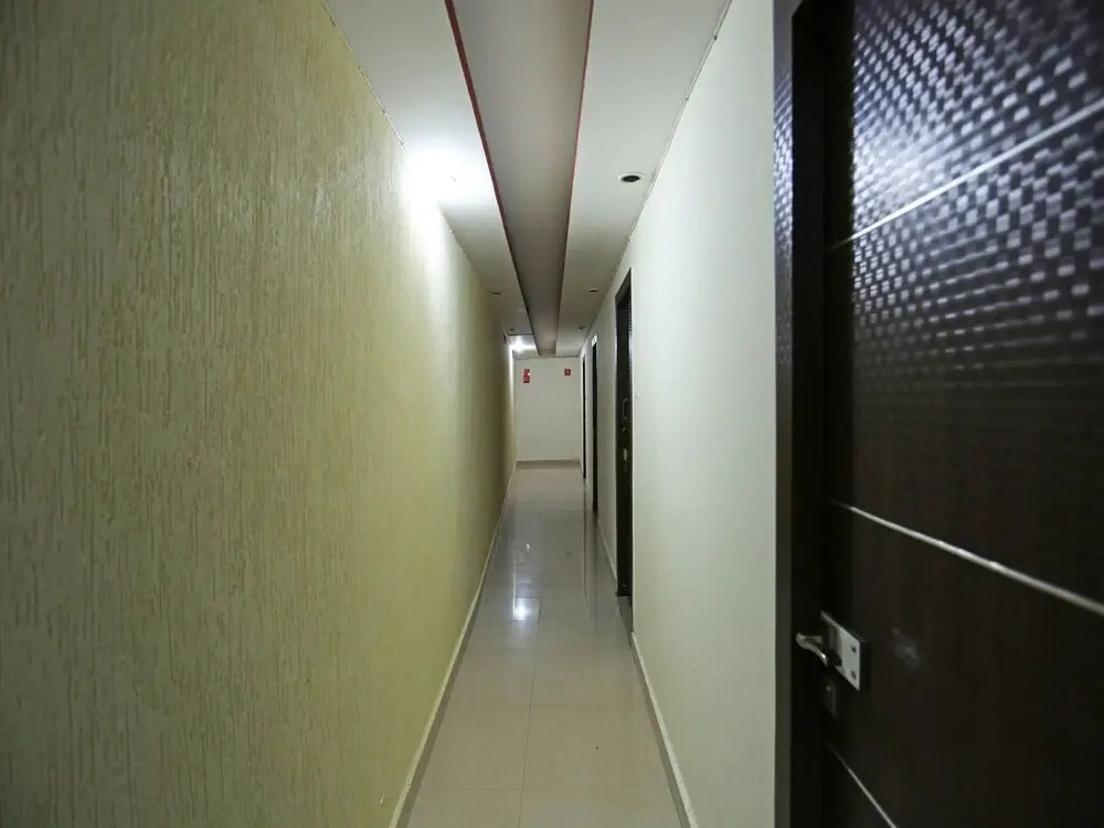 Hotel Ess Kay by OYO