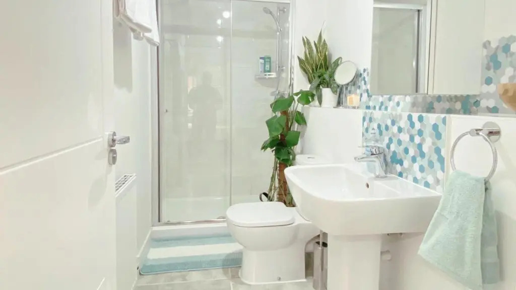 Bicester Homestay Entire Home 10min walk to Bicester Village 650m