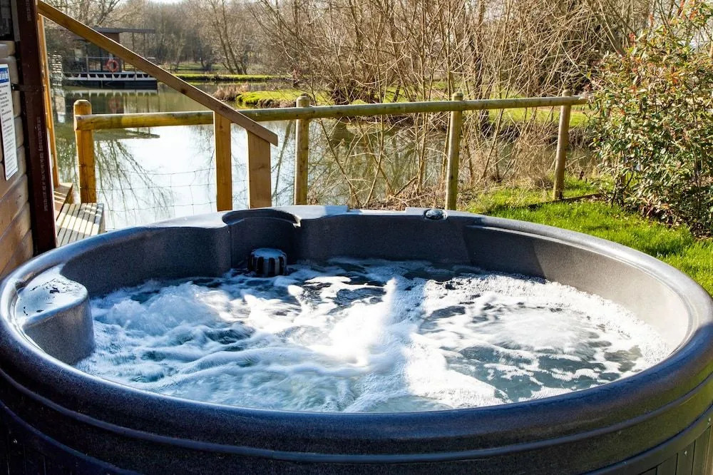 Fairwood Lakes Holiday Park