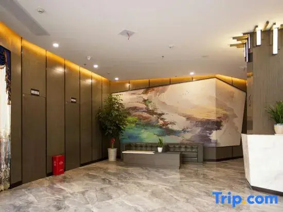 Starway Hotel (Ji'an People's Square Bailuzhou Academy Store)