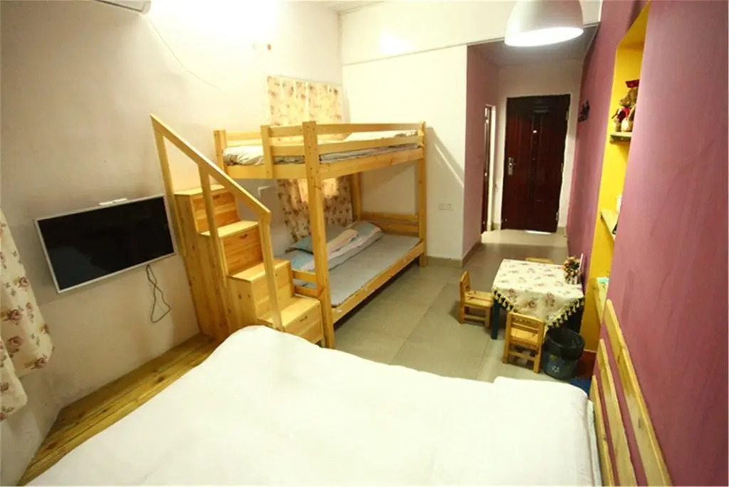 Zeng Cuo An Nuo Mi Hostel