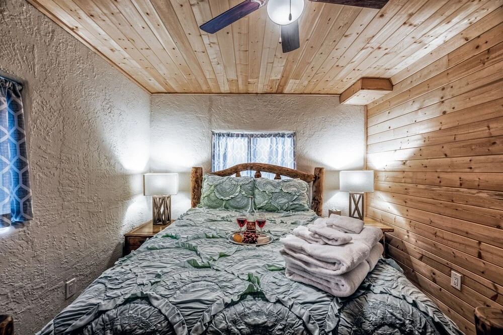 414overmtnhidemtncb - Overlook Mountain Hideaway