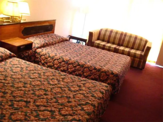 Gray Plaza Motel Benton Rend Lake I-57